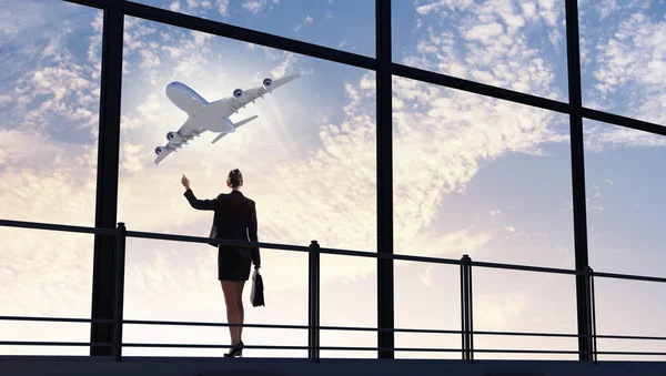 Businesswoman at airport — Stock Photo, Image