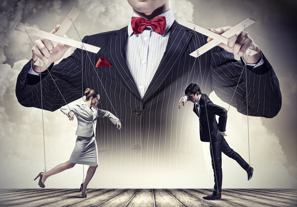 Кукловод-бизнесмен
