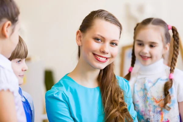 Kinder zeichnen und malen — Stockfoto