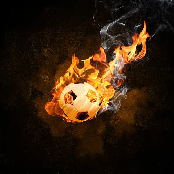 Ballon de football en feu — Photo