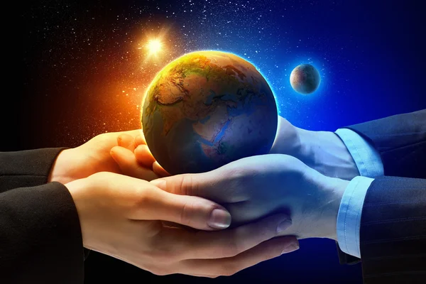 Earth planet in hands — Stock Photo, Image