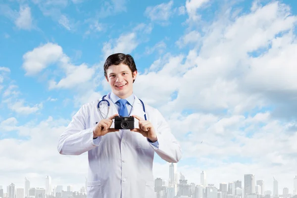 Docteur avec appareil photo — Photo