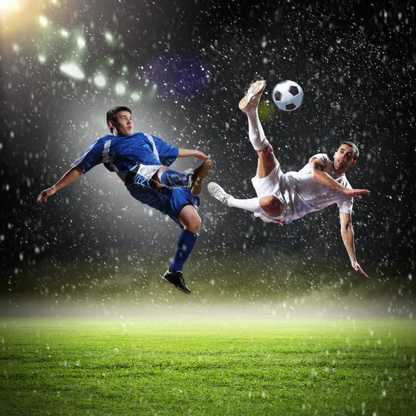 Zwei Fußballspieler — Stockfoto