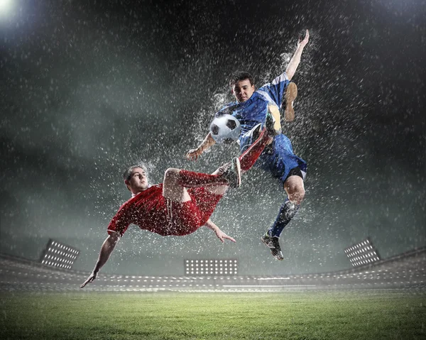 Dois jogadores de futebol — Fotografia de Stock