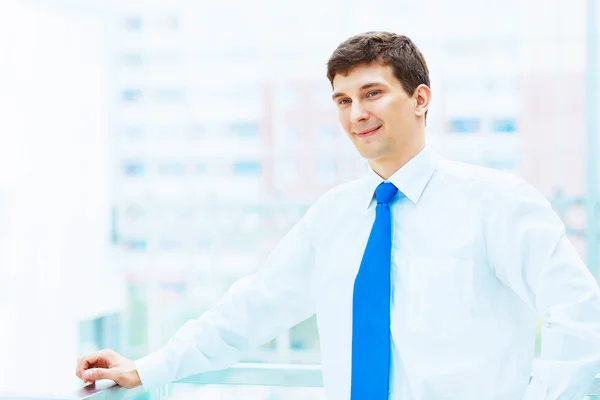 Retrato de un hombre de negocios... —  Fotos de Stock