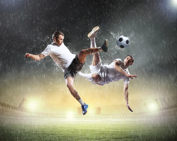 Zwei Fußballspieler — Stockfoto