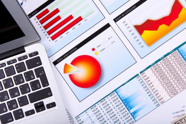 finansal kağıtları masaya