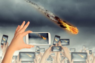 göktaşı insan alarak fotoğraf