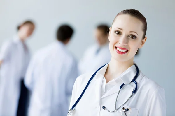 Giovane medico femminile — Foto Stock