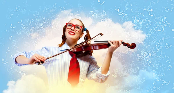 Young woman violinist — Stock Photo, Image