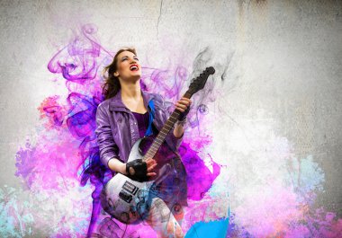Rock tutkulu kız siyah kanatlı