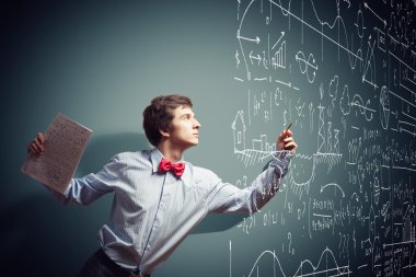 Not Defteri ile düşünceli öğrenci