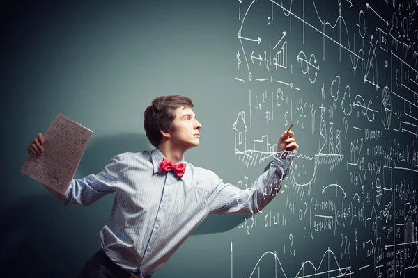 Not Defteri ile düşünceli öğrenci