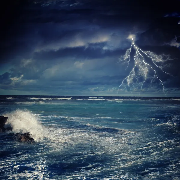 Thunderstorm in sea — Stock Photo, Image
