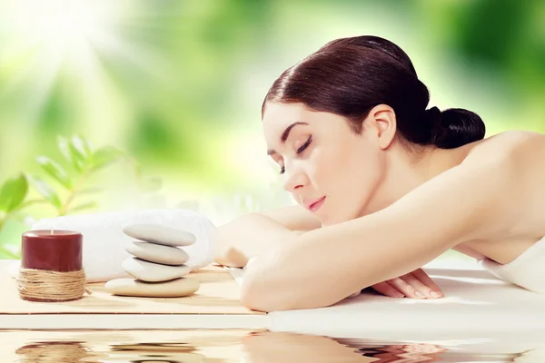 Girl at spa massage — Stock Photo, Image