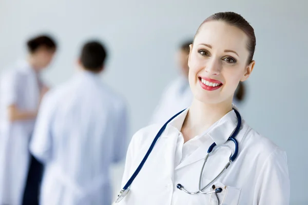 Giovane medico femminile — Foto Stock