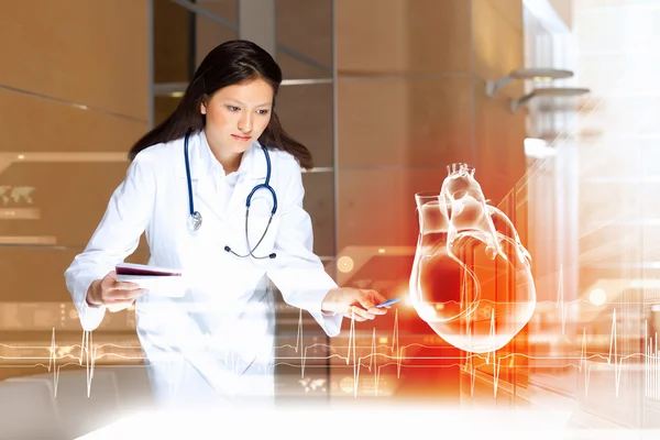 Woman cardiologist — Stock Photo, Image