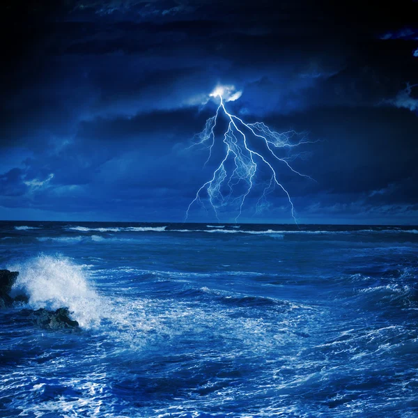Denizde fırtına - Stok İmaj