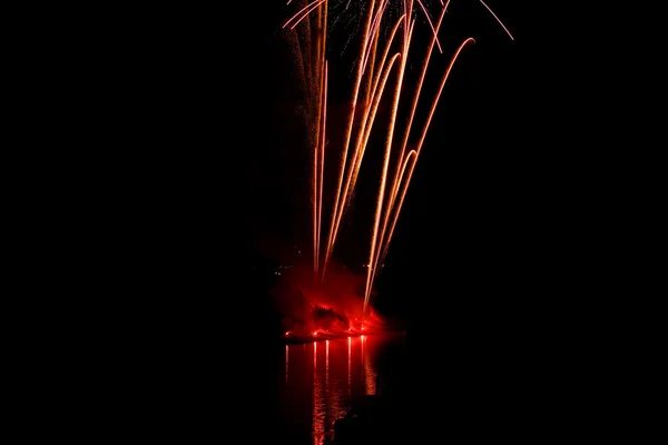 Helder kleurrijke vuurwerk — Stockfoto
