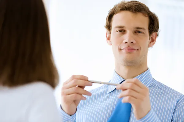 Joven hombre de negocios — Foto de Stock