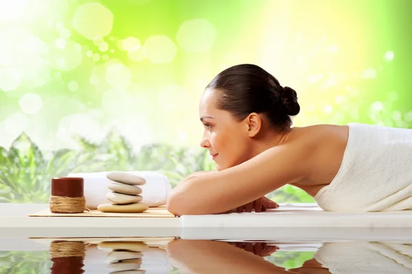 Girl at spa massage — Stock Photo, Image