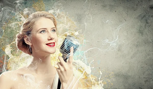 Female blonde singer — Stock Photo, Image