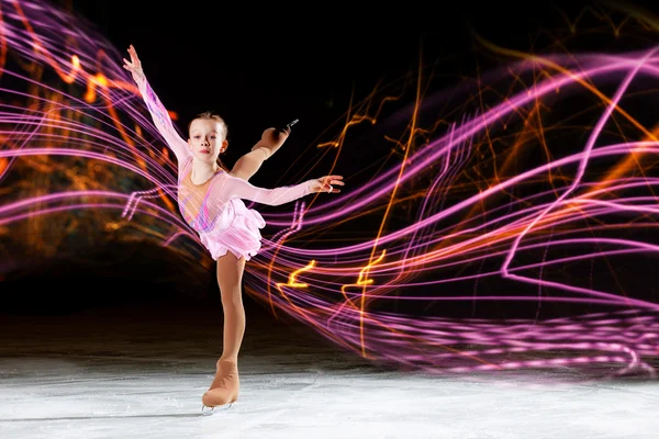 Little girl figure skating — Stock Photo, Image