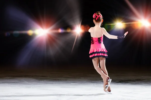 Little girl figure skating — Stock Photo, Image