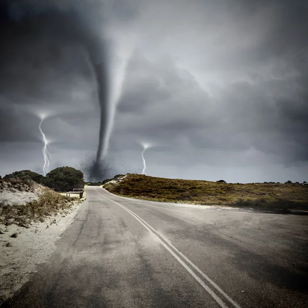Tornado na estrada — Fotografia de Stock