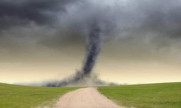 Tornado çayırda — Stok fotoğraf