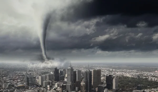 Tornado sopra la città — Foto Stock