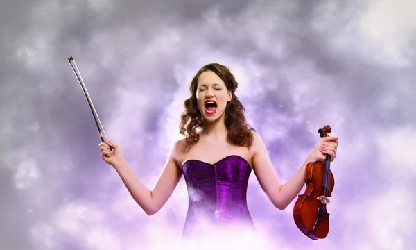 Woman with violin — Stock Photo, Image