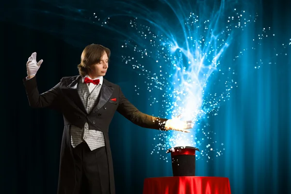 Magician with hat — Stock Photo, Image