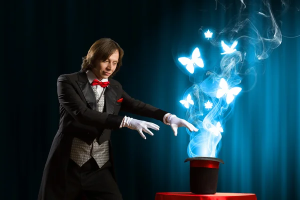 Magician with hat — Stock Photo, Image