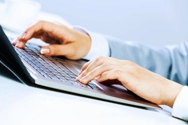 iş yerinde iş kadını