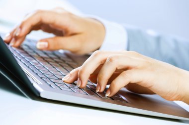 iş yerinde iş kadını