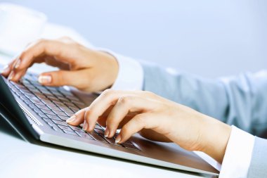 iş yerinde iş kadını