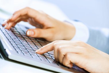 iş yerinde iş kadını