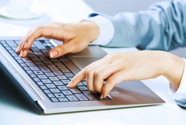 iş yerinde iş kadını