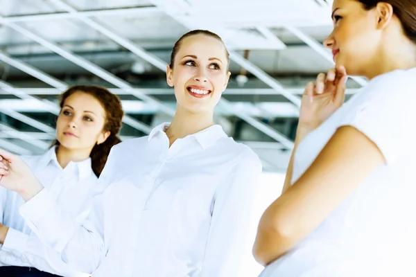 Donne alla presentazione — Foto Stock