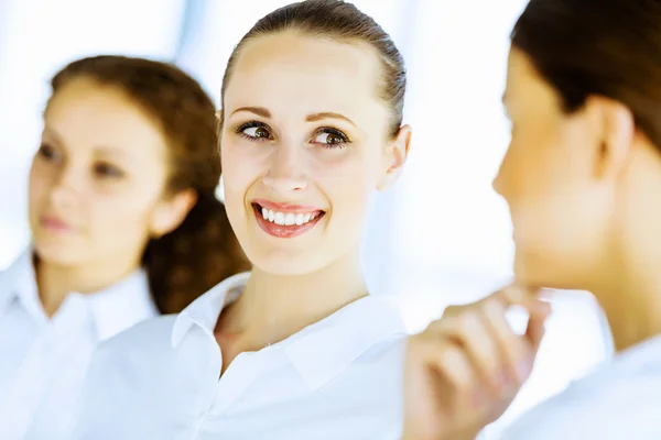 Mujeres en la presentación — Foto de Stock