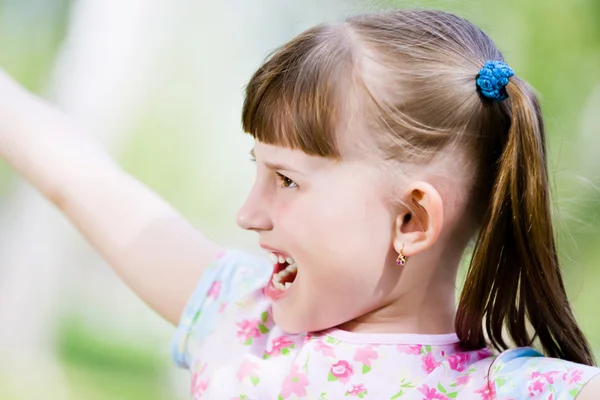 Little girl in park — Stock Photo, Image