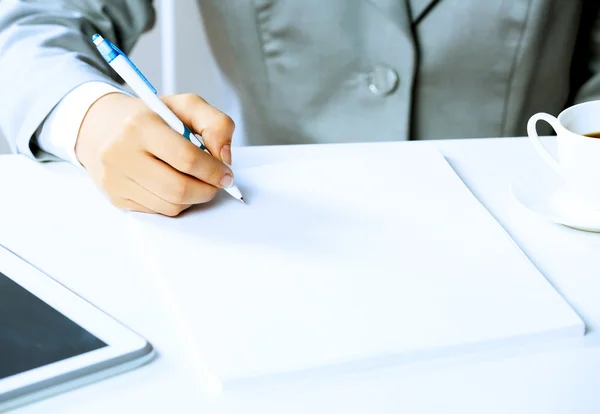 Signing documents — Stock Photo, Image