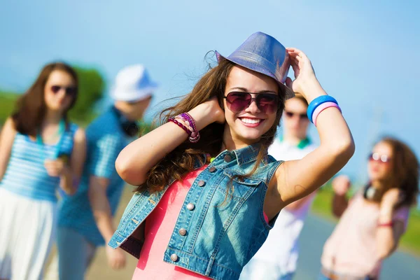 Young girl — Stock Photo, Image