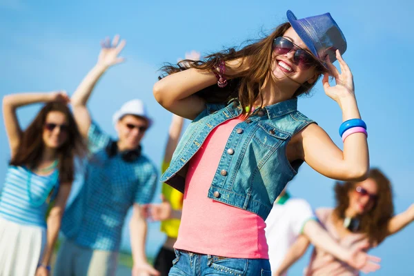 Young girl — Stock Photo, Image