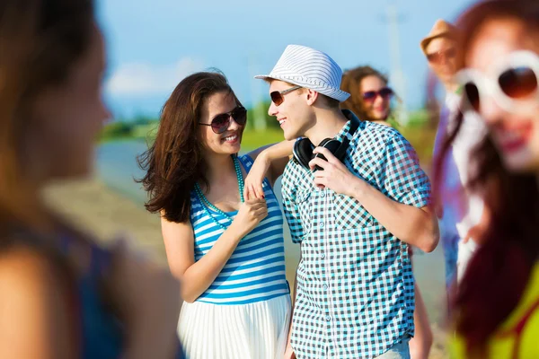 Young couple — Stock Photo, Image