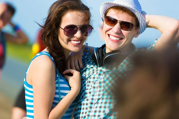 Pareja joven — Foto de Stock