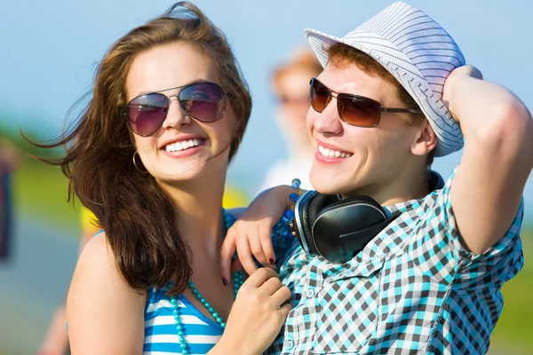 Pareja joven — Foto de Stock