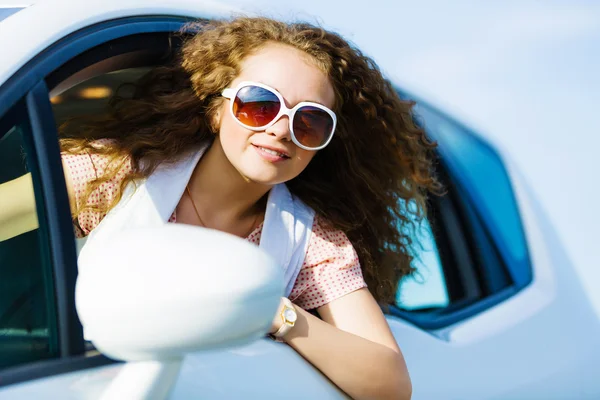 Woman driving car — Stock Photo, Image