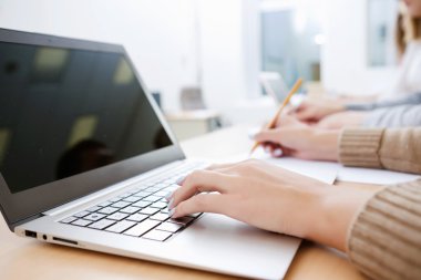 Dersteki öğrenciler